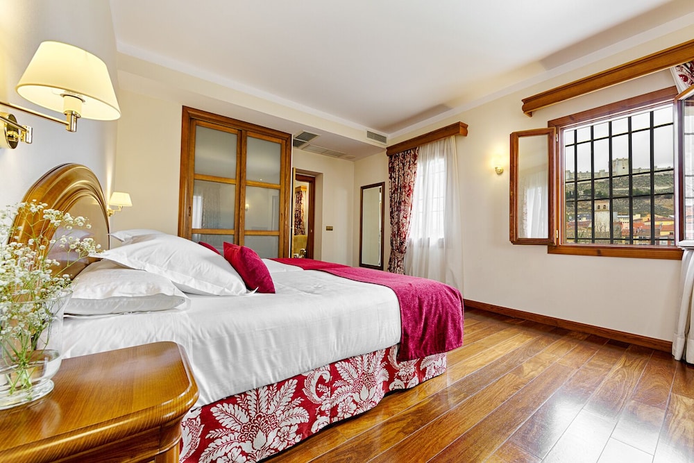 Junior Suite (2 Adults) - Photo 2