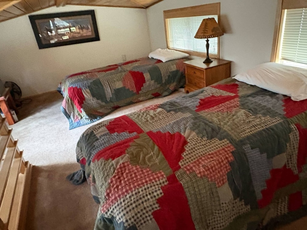 Standard Cabin (Young at Heart) photo 2