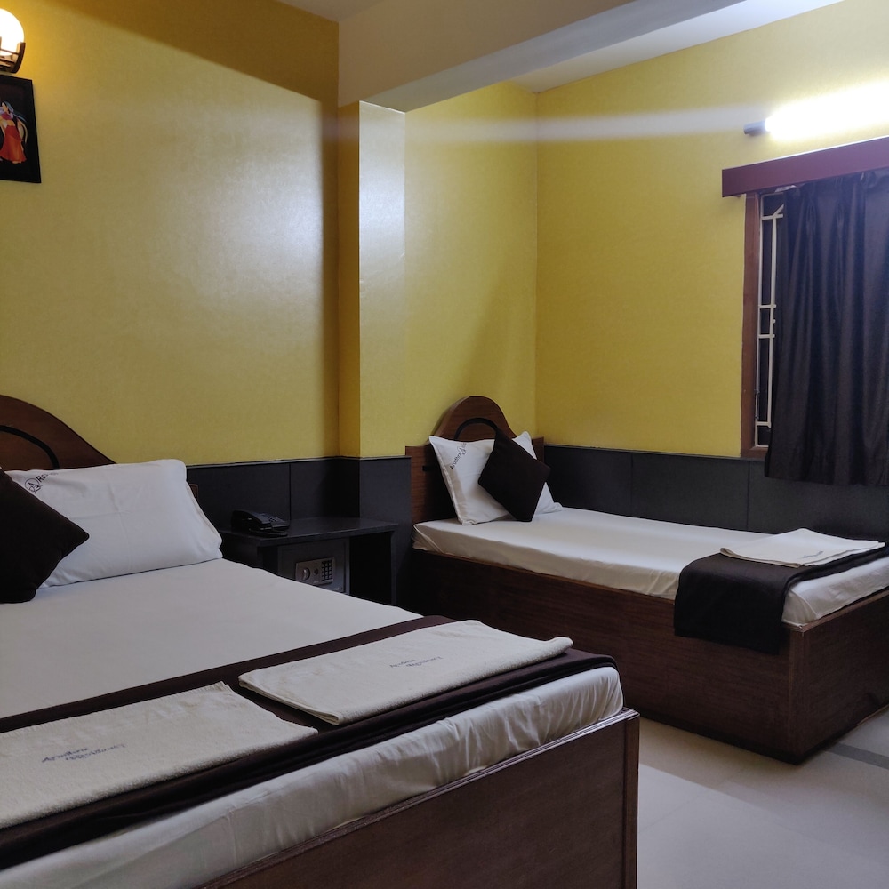 Double Bedroom AC photo 2