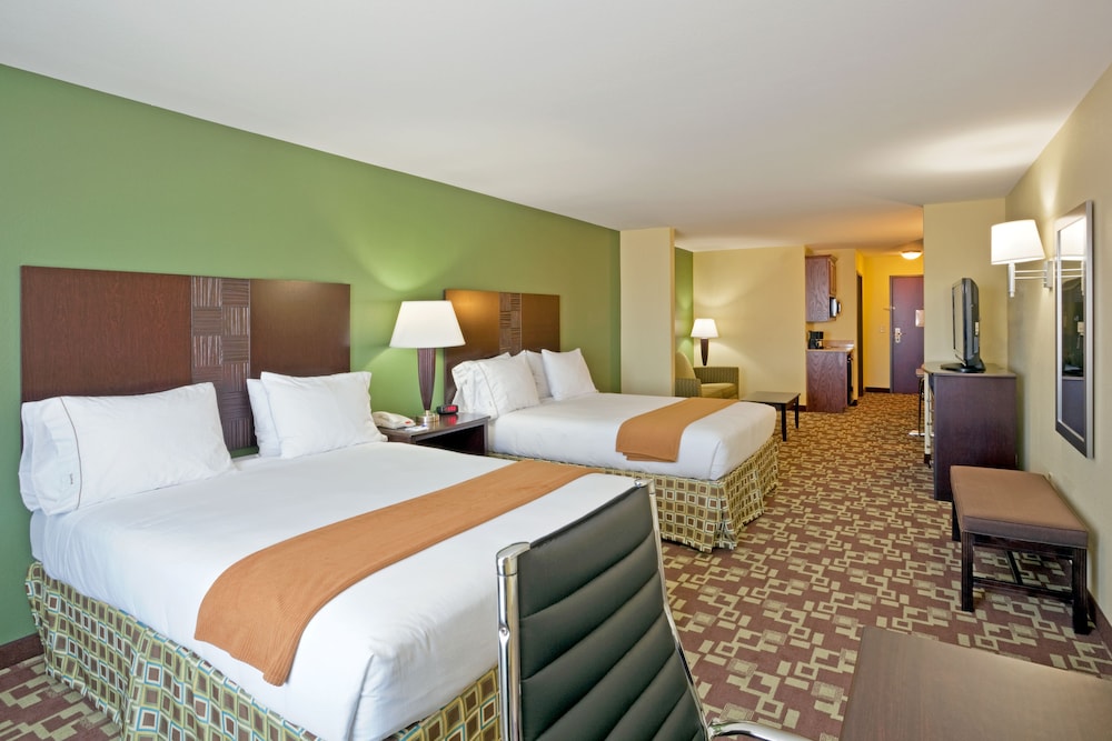 Suite, Multiple Beds - Photo 1