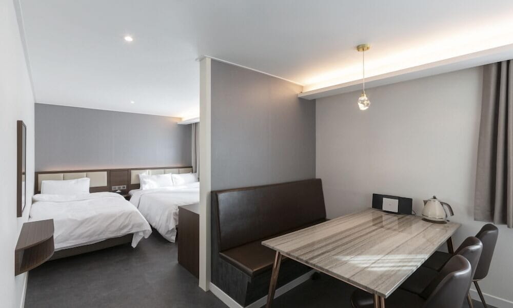 Premium Suite (Base & Max occupancy: 5) - Photo 6