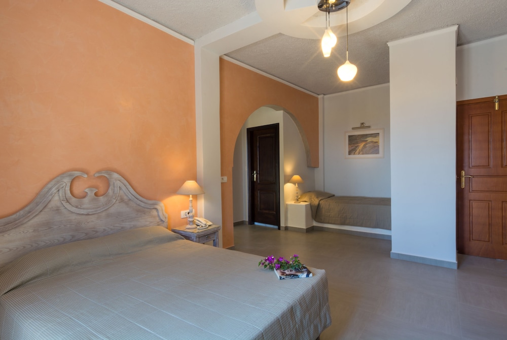 Triple Room - Photo 16