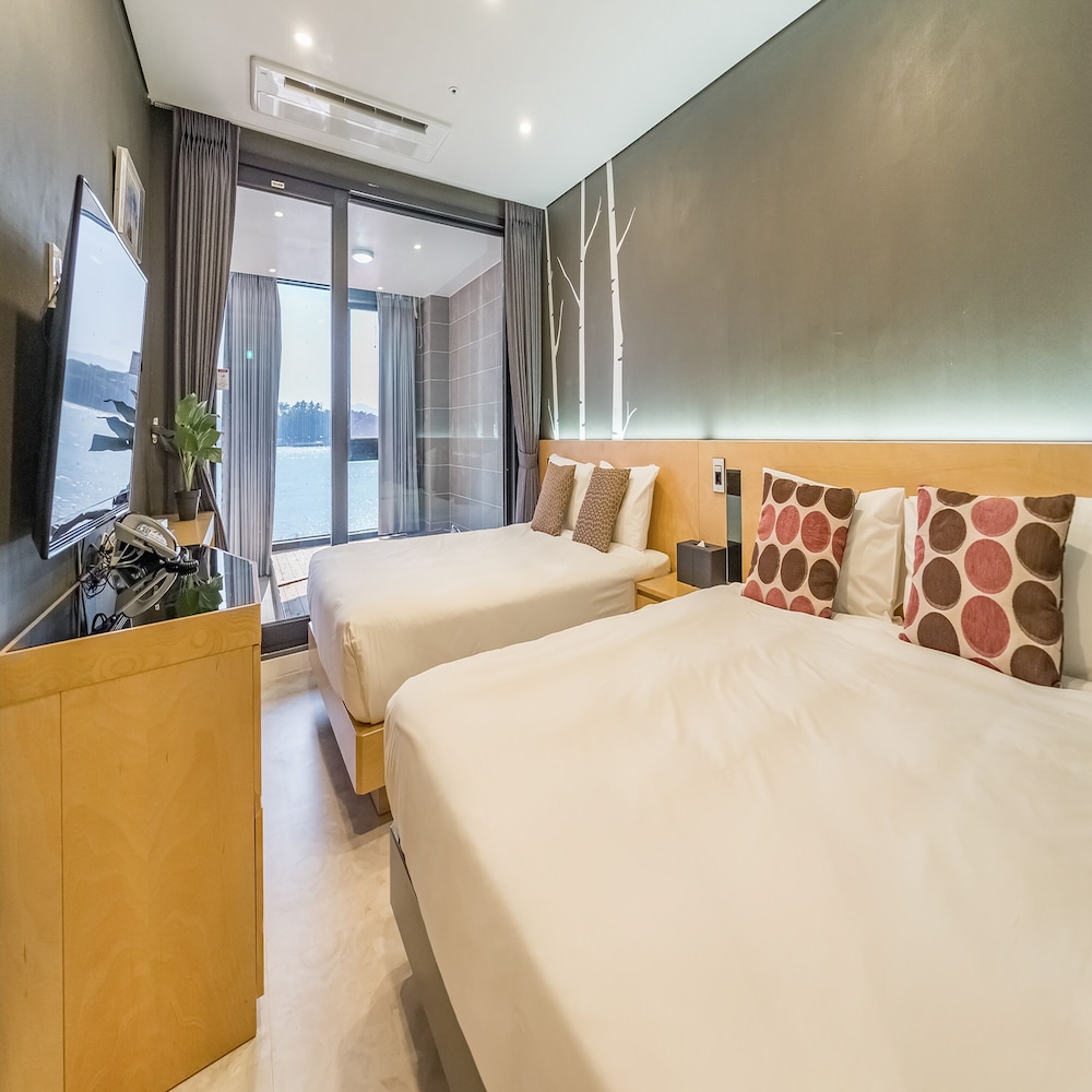 Luxury Suite Twin Ocean View (Cooking meat/fish in the room is not allowed /penalty will be charged)