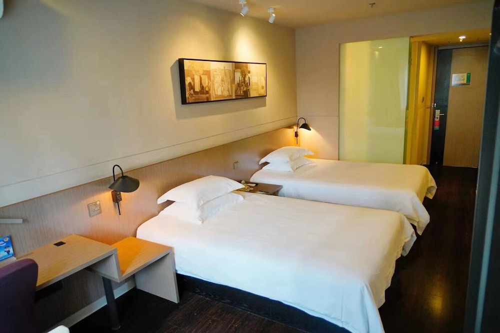 Business Twin Room (B)