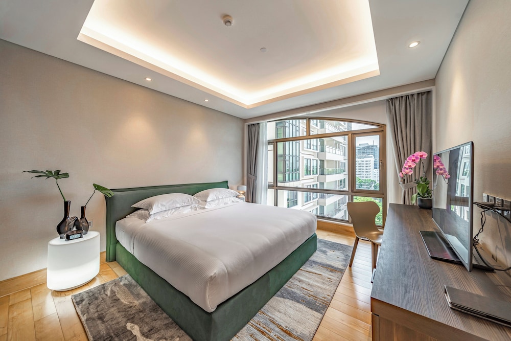 Premier Suite, 1 King Bed, City View