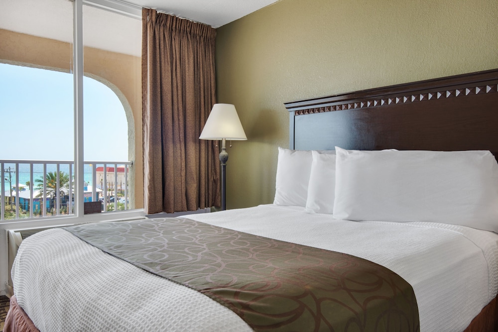 Room, 1 King Bed, Non Smoking, Ocean View photo 2