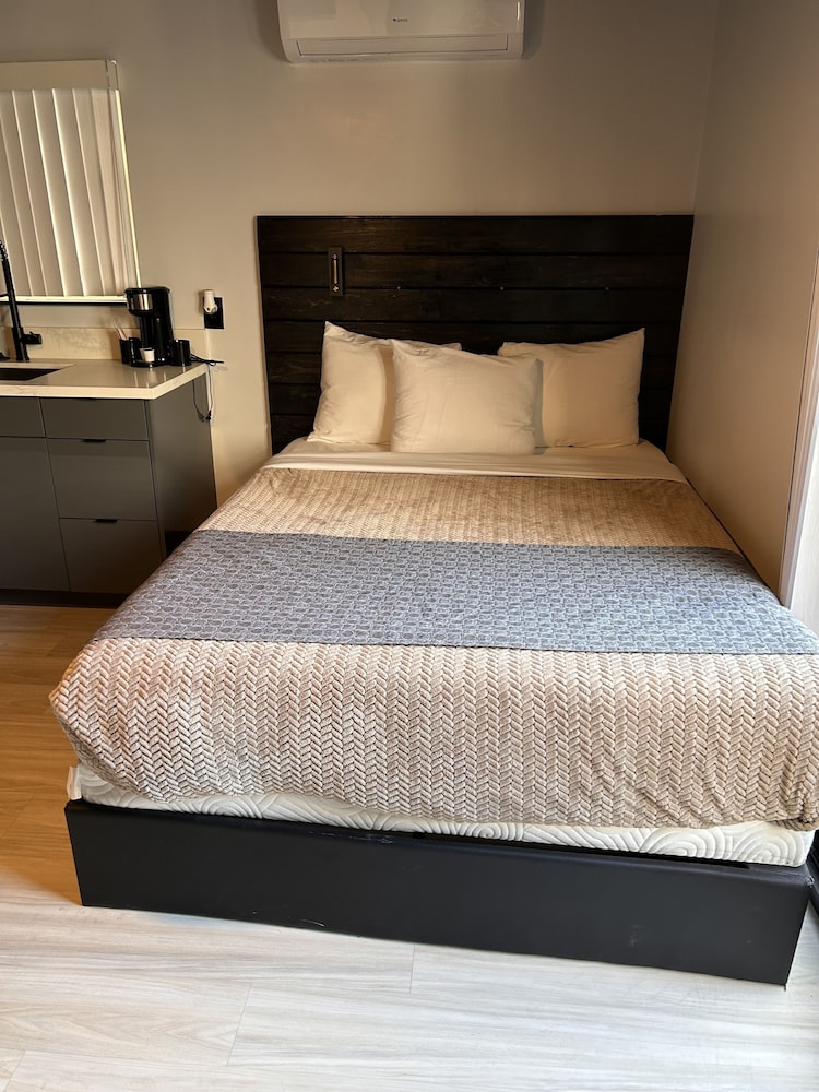 Executive Studio Suite