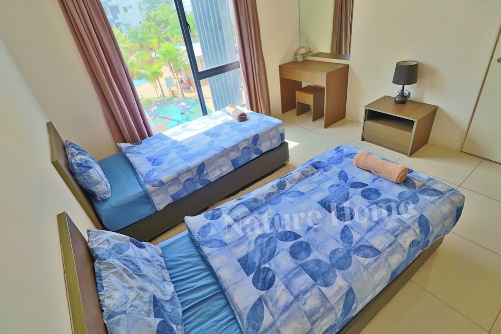 Standard Apartment, 2 Bedrooms, Pool View, Poolside - Photo 1