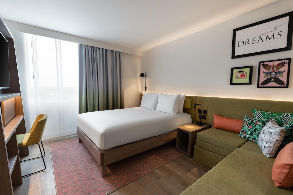 Room, 1 Queen Bed with Sofa bed