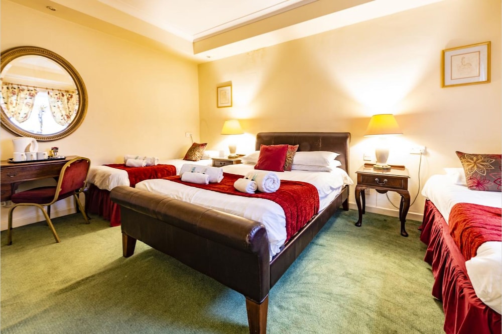 Standard Triple Room, Multiple Beds photo 2
