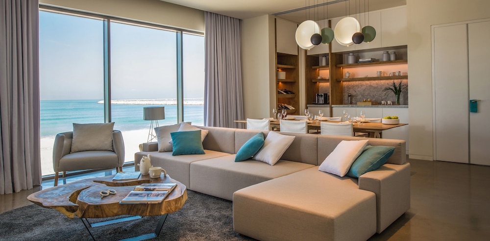 Luux Suite Sea View King