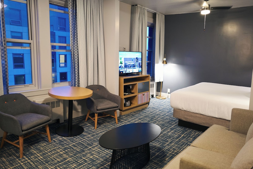 Executive Room, 1 King Bed, Non Smoking, City View photo 1