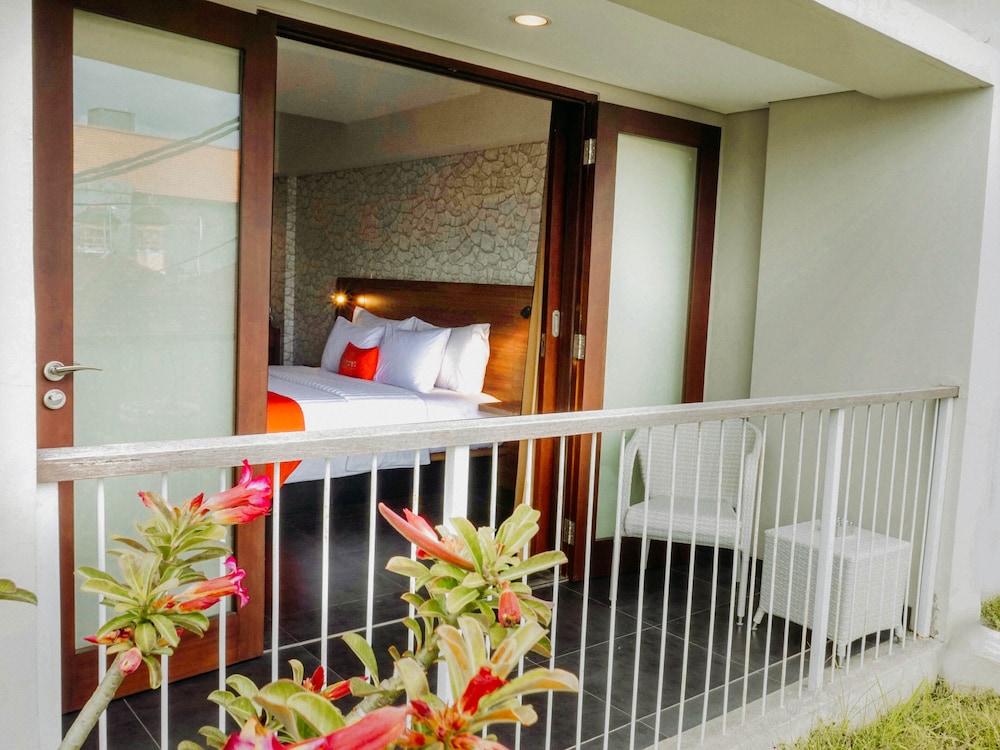 Premier Room, Balcony (Free Minibar) photo 3