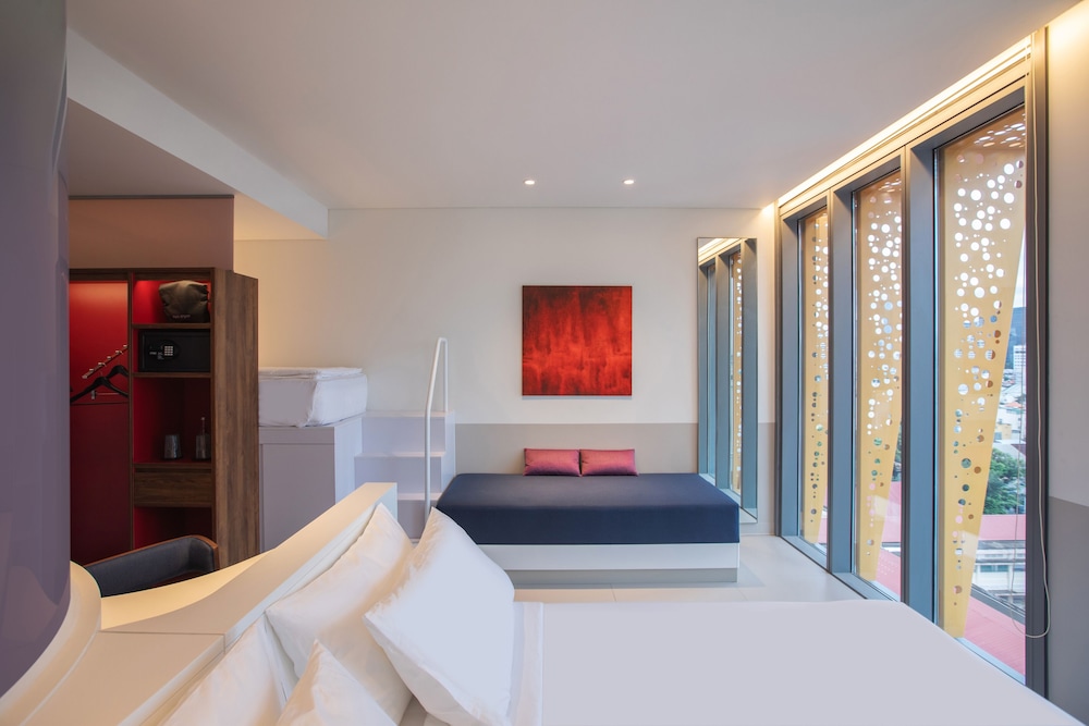 Wink Luxe Cityview photo 1