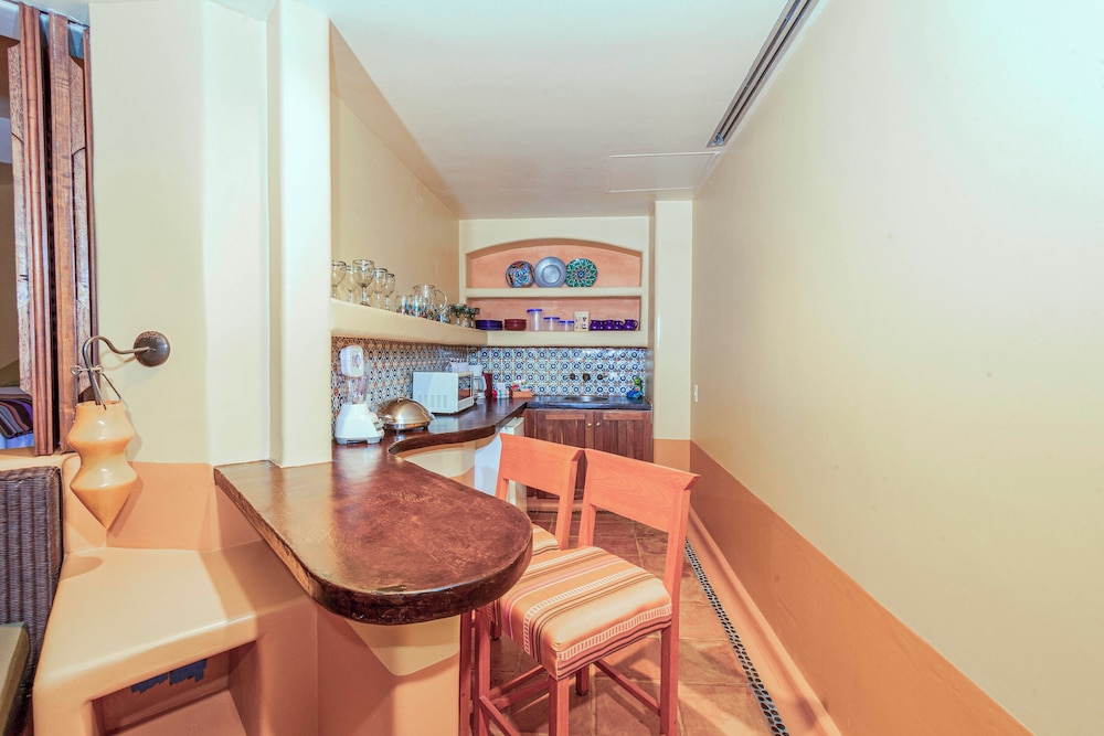 1 BEDROOM KING SUITE WITH BALCONY - Photo 5