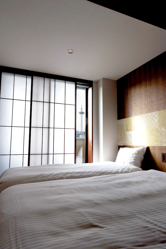 Premium Twin Room with Kyoto Tower View photo 2