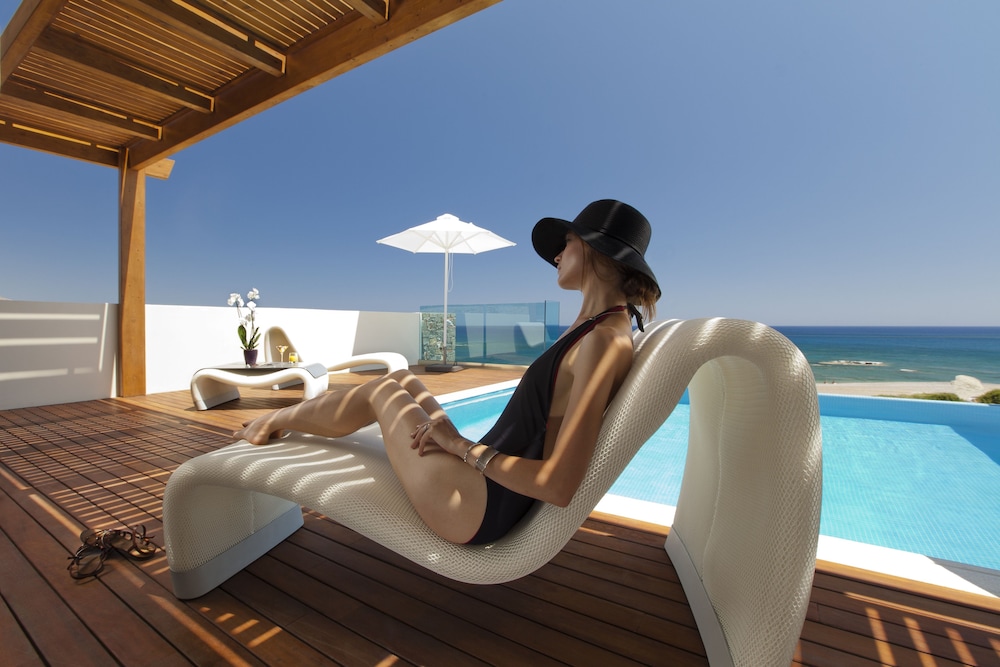 Executive Suite with Private Pool & Sea View - Photo 5