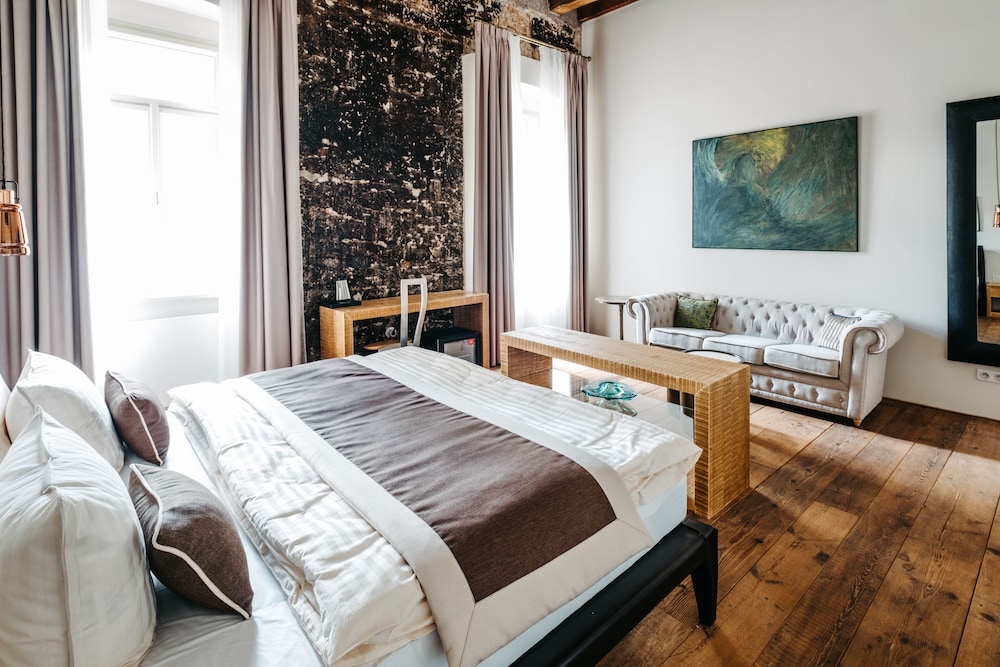 Deluxe Room (Antonin)