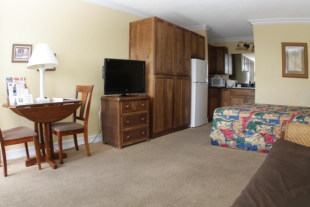Standard Room, 1 Queen Bed - Photo 1