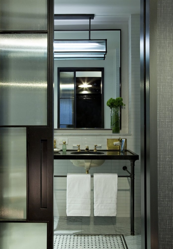 Atelier Executive Suite thumbnail 6