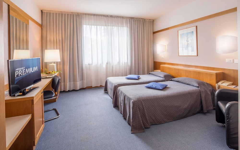Classic Double Room Single Use photo 2