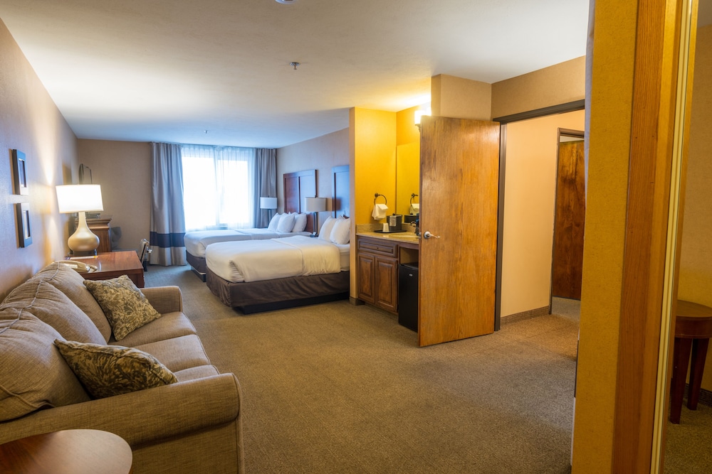 Suite, Multiple Beds, Non Smoking (Upgrade) - Photo 1
