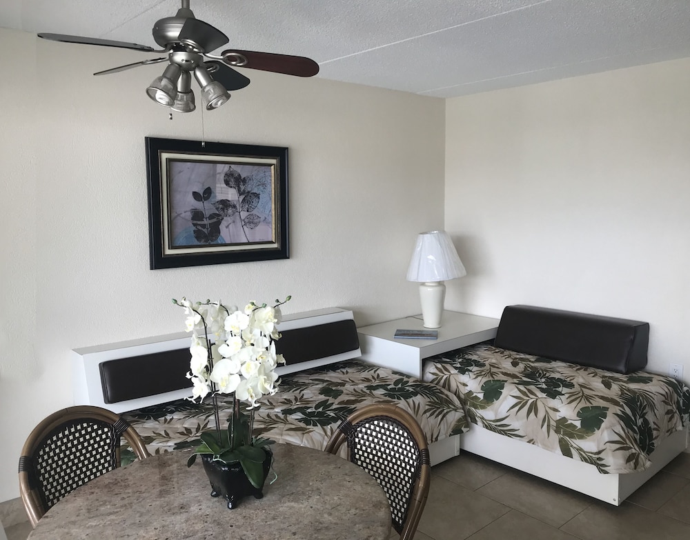 Two Room Suite, 2dble beds and 2 single(twin) beds, Type A photo 3