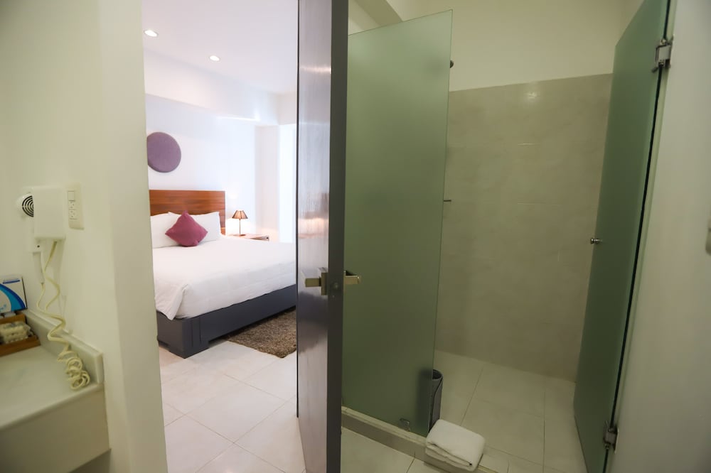 Suite, Multiple Beds, Non Smoking photo 2