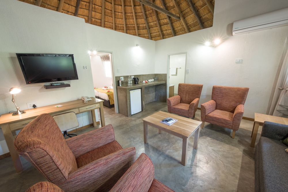 Family Room (Rondavel) - Photo 2