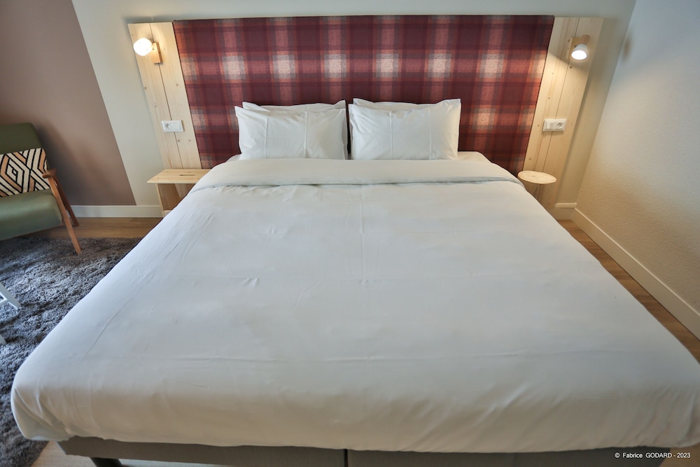 Double Room with Balcony - Photo 9