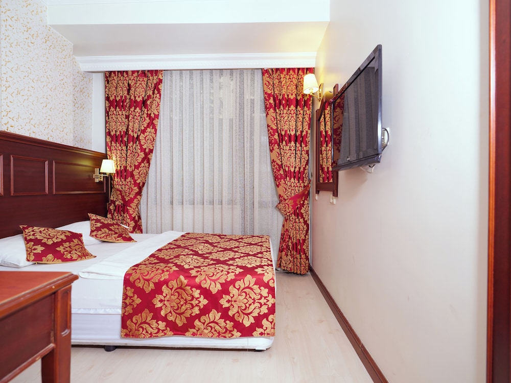 Standard Double or Twin Room photo 3
