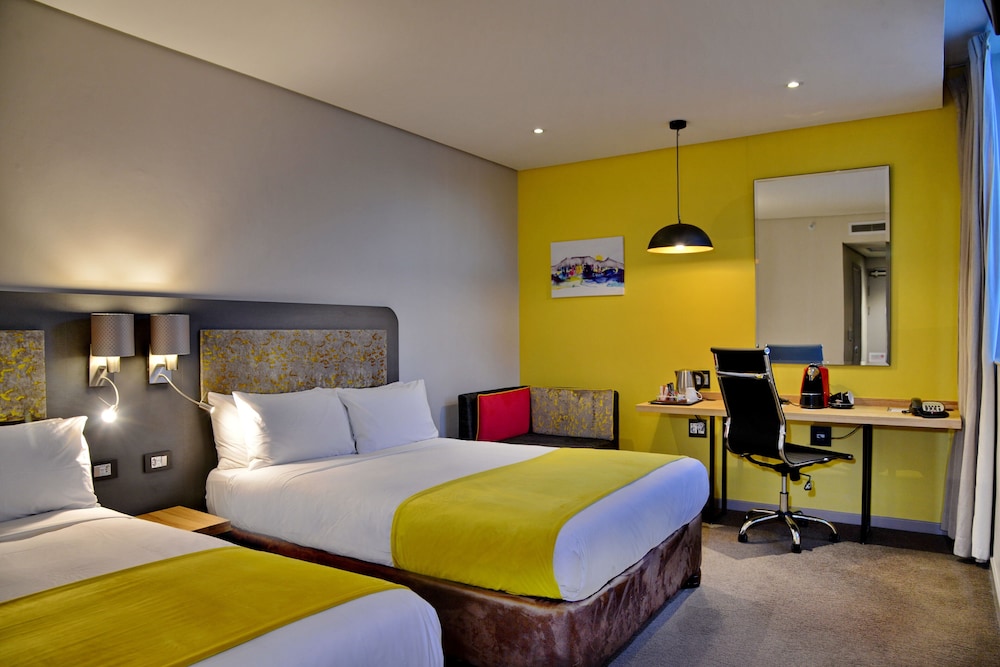 Superior Room, 2 Double Beds, Mountain View (Family Room) photo 2