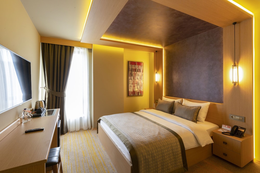 Standard Double or Twin Room - Photo 1
