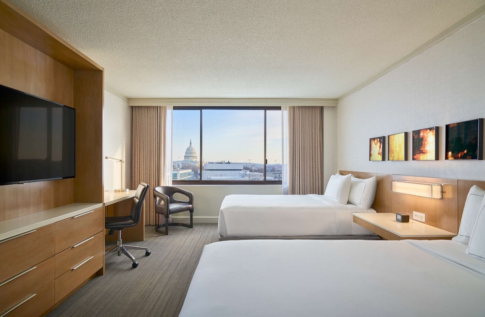 Room, 2 Double Beds (Capitol View) - Photo 3