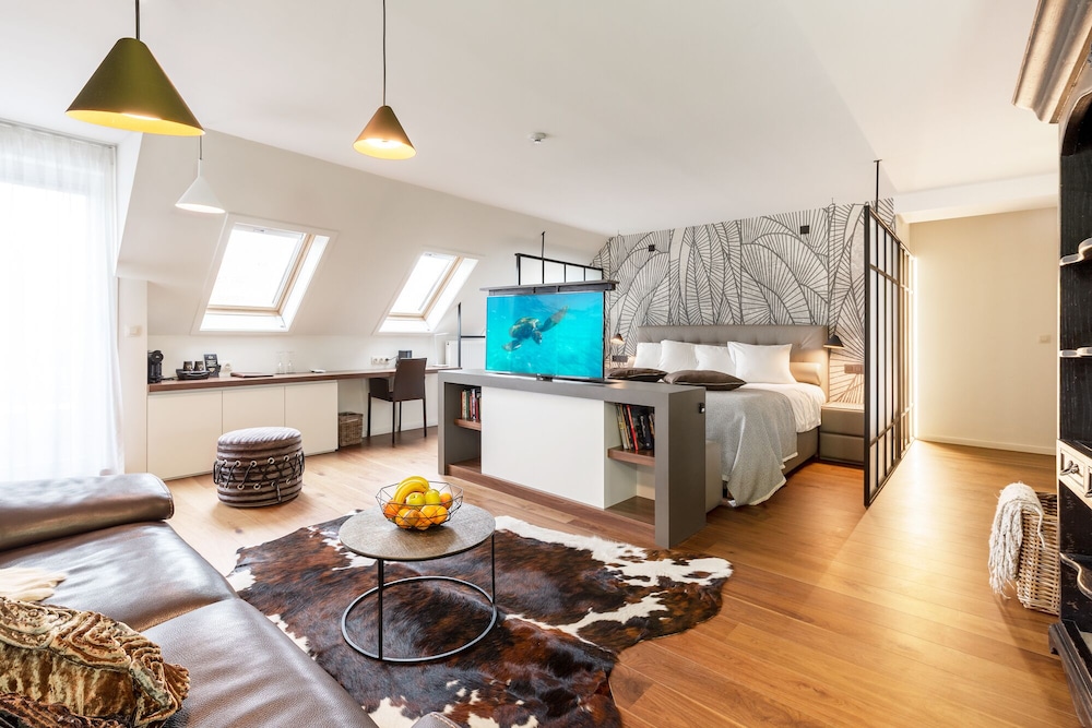Business Suite, Patio