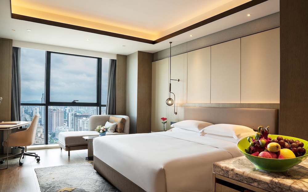 Standard Room, 1 King Bed, City View - Photo 2