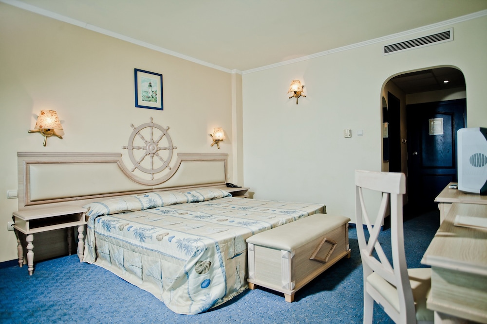 Double Room, Sea View - Photo 12
