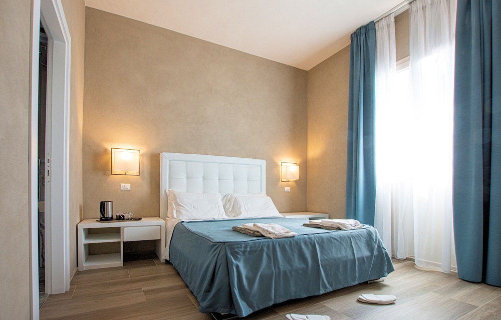 Panoramic Double Room, Non Smoking, Sea View - Photo 4