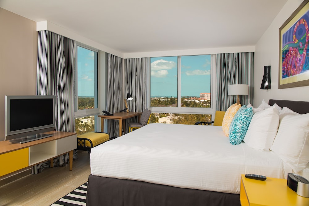 Harbour Premium Balcony - King Bed Adults Only