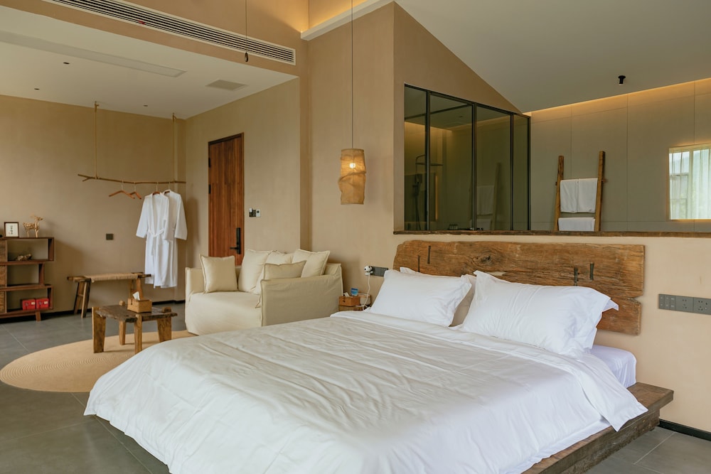 Elite Room, Patio, Mountain View
