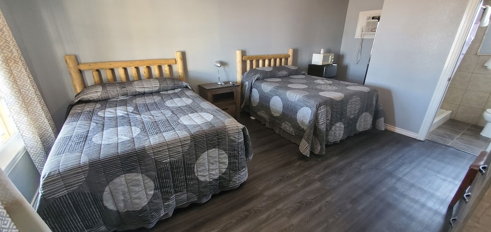 Basic Double or Twin Room - Photo 1