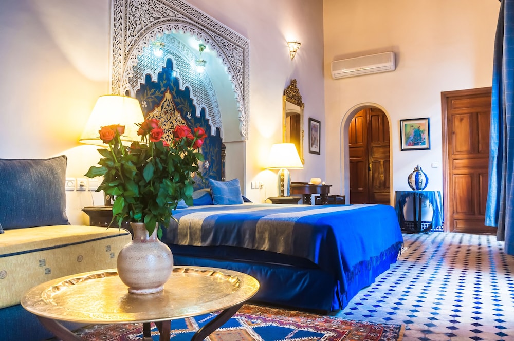 Royal Suite (5 people) View on Patio- Safir (King Size)