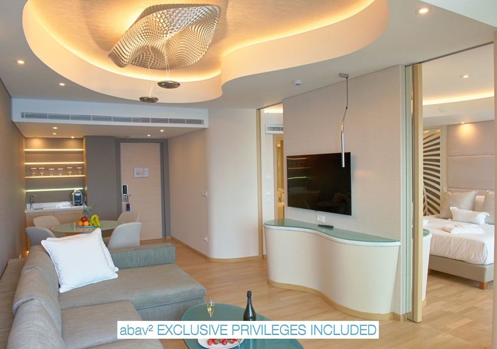 Exclusive Suite, Sea View (Junior) - Photo 4