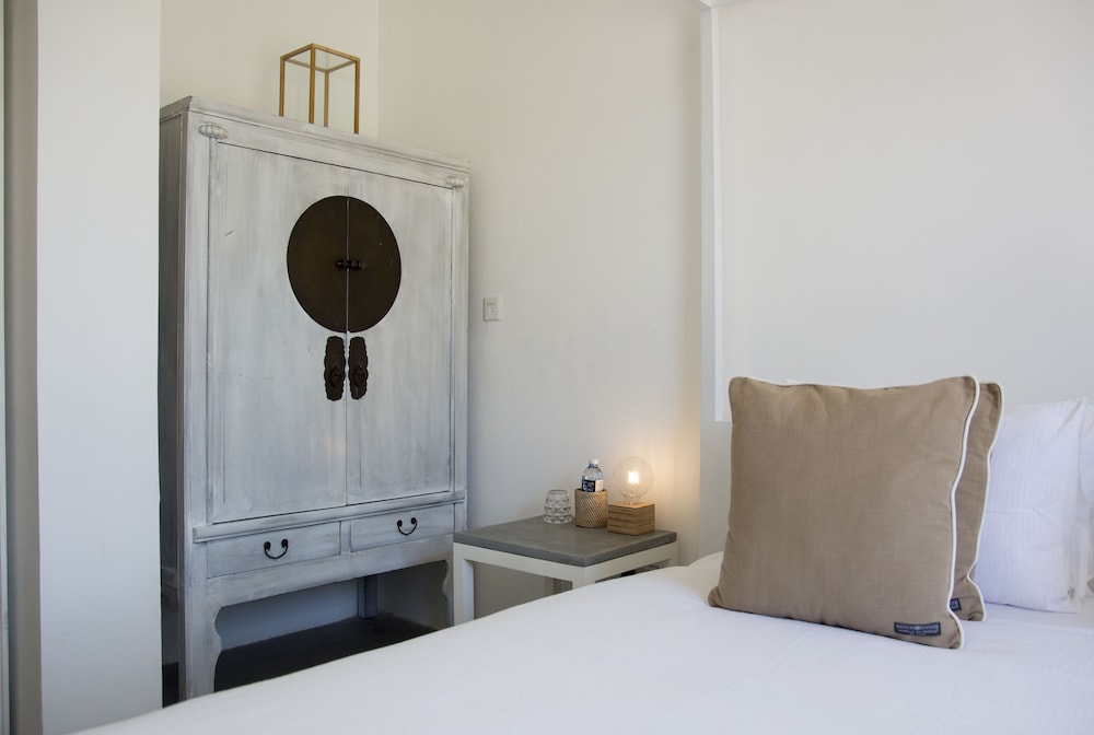 King Room with Sea & Garden View photo 2