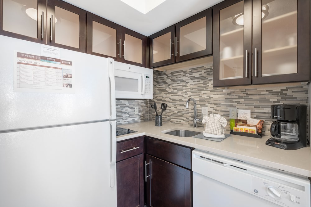 Suite, 1 Bedroom, Accessible Bathtub, Kitchen (Mobility Tub) - Photo 2