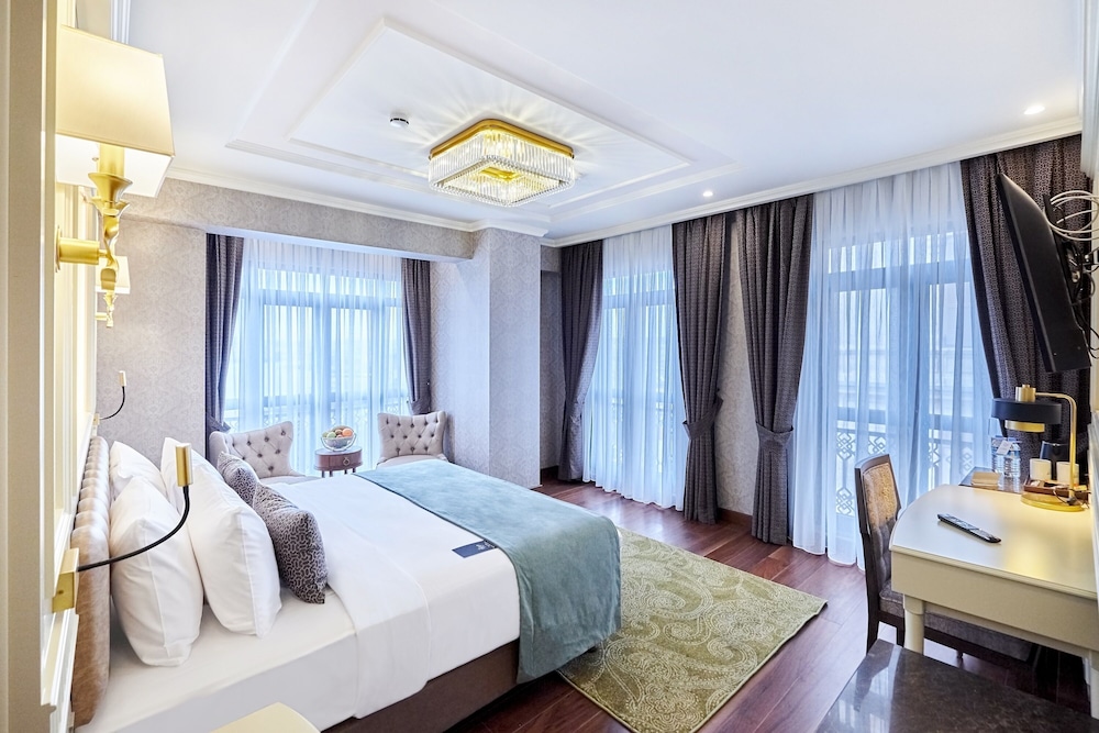 Deluxe Room, 1 Double Bed, Sea View photo 3