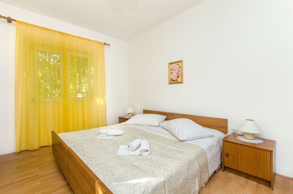 Apartment (A1)