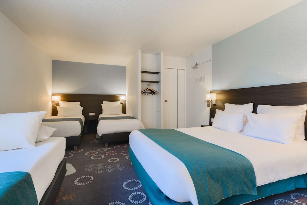 Standard Room, Multiple Beds - Photo 3