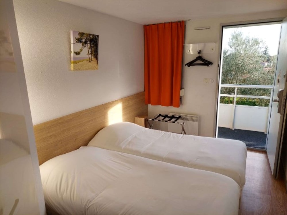 Standard Room, 2 Twin Beds photo 1