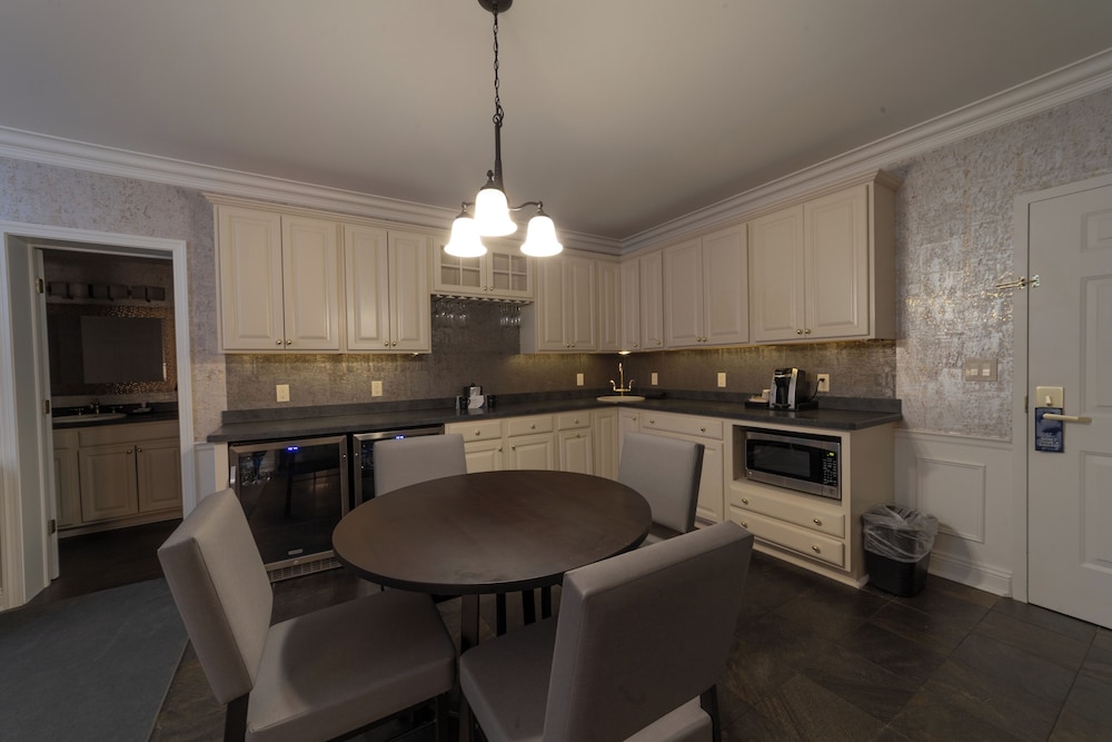 Suite (Avalon) photo 3